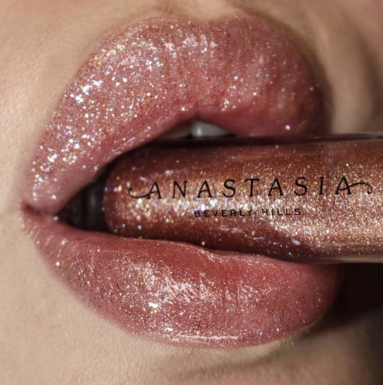 لیپ گلس آناستازیا اورجینال کازمتیک